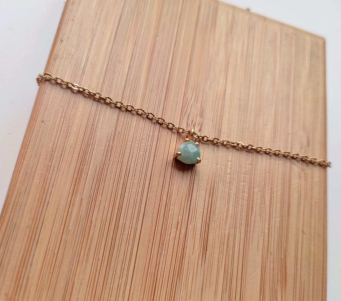 Bracelet LYA avec un pendentif en pierre naturelle d'Amazonite