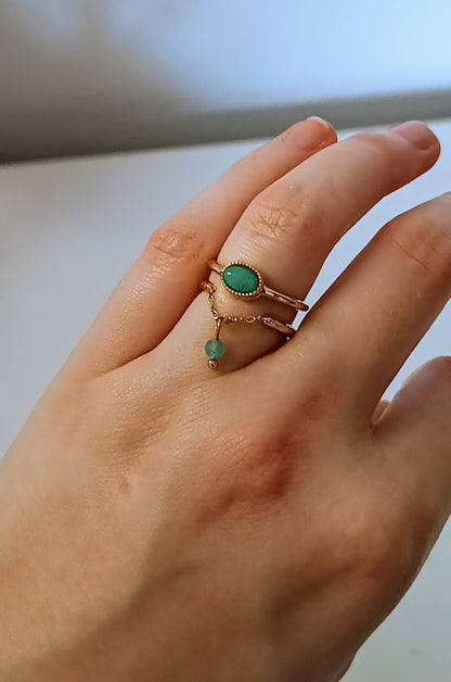 bague celia en amazonite doré portée