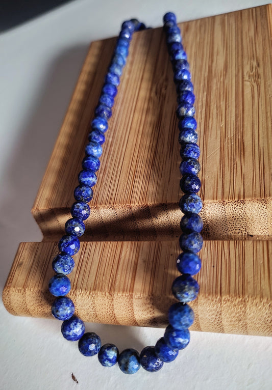 Collier LAURA -perles rondes facettées en pierres naturelles de lapis-lazuli