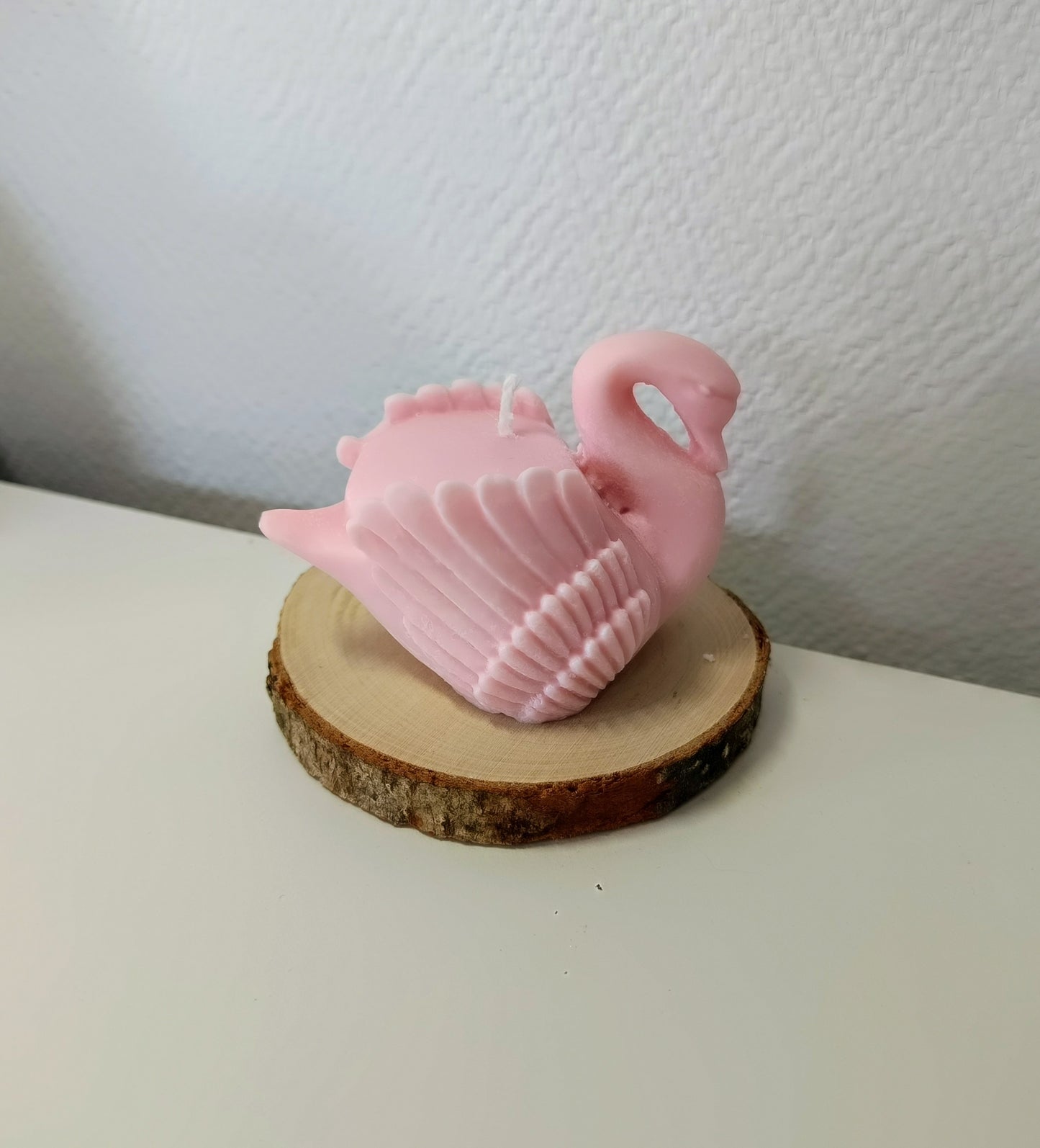 bougie cygne avec colorant rose