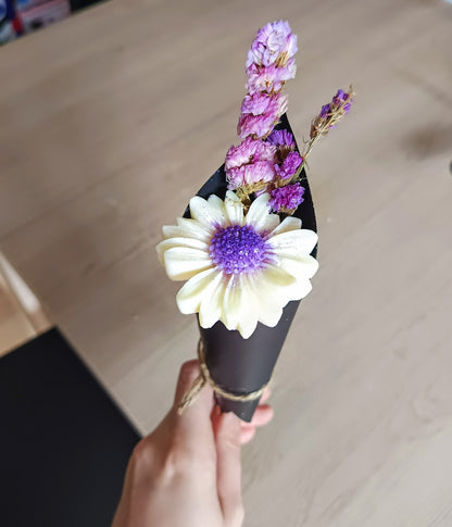 mini bouquet violet