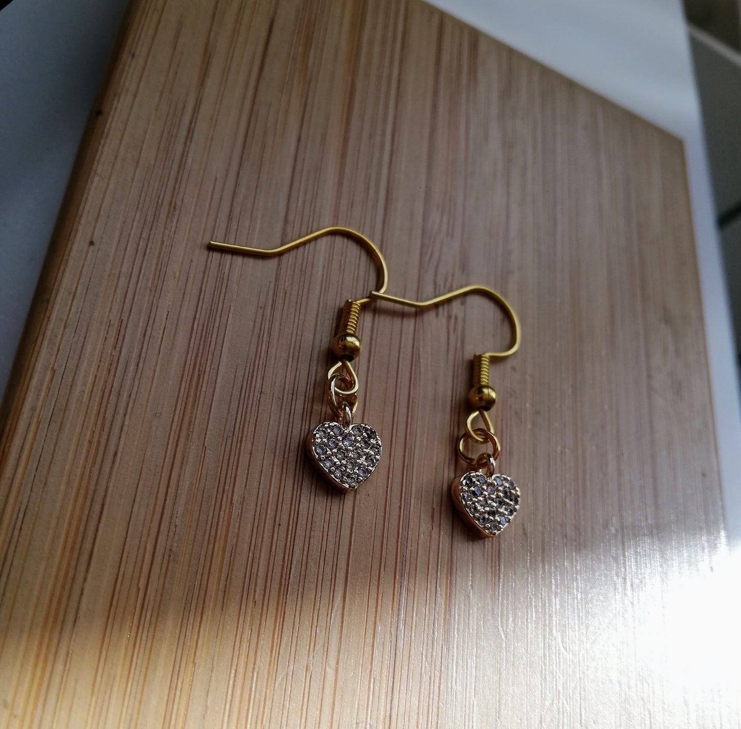 Boucles d'oreilles beauty avec pendentifs coeur