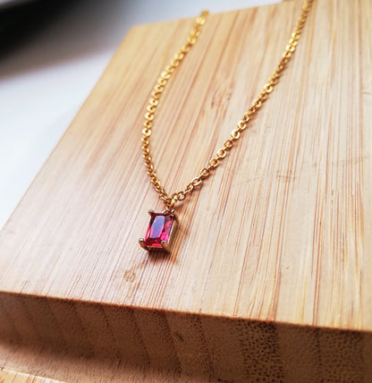 collier fuschia